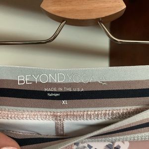NWOT Beyond Yoga Floral Leggings